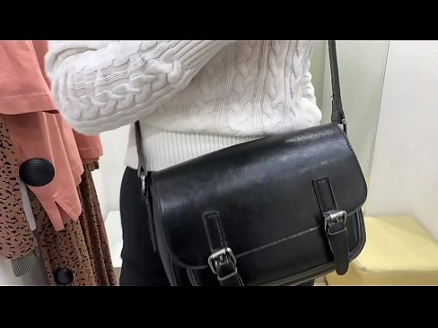 ❤️ Masturbación pública de la joven zorra FeralBerry con un consolador en el probador ❌ Porno en es.extraclasswork.ru ❌️